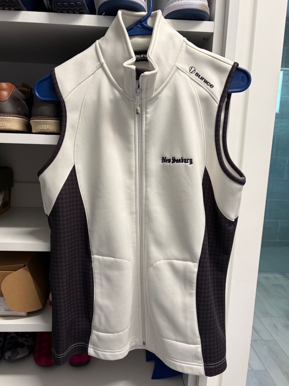 Sunice Black and White Golf Vest